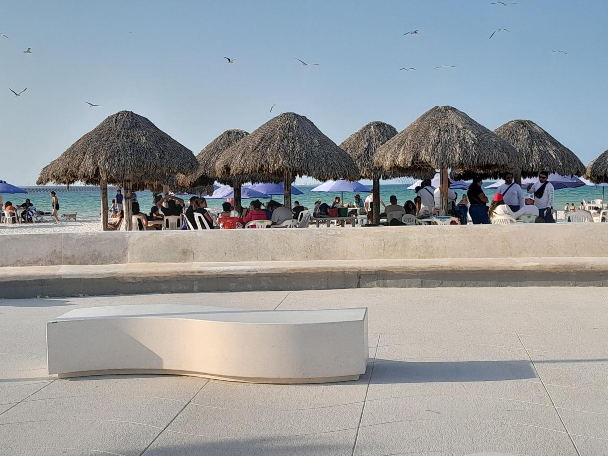 Malecon Beach House In Progreso 1 Block From Beach Exterior foto