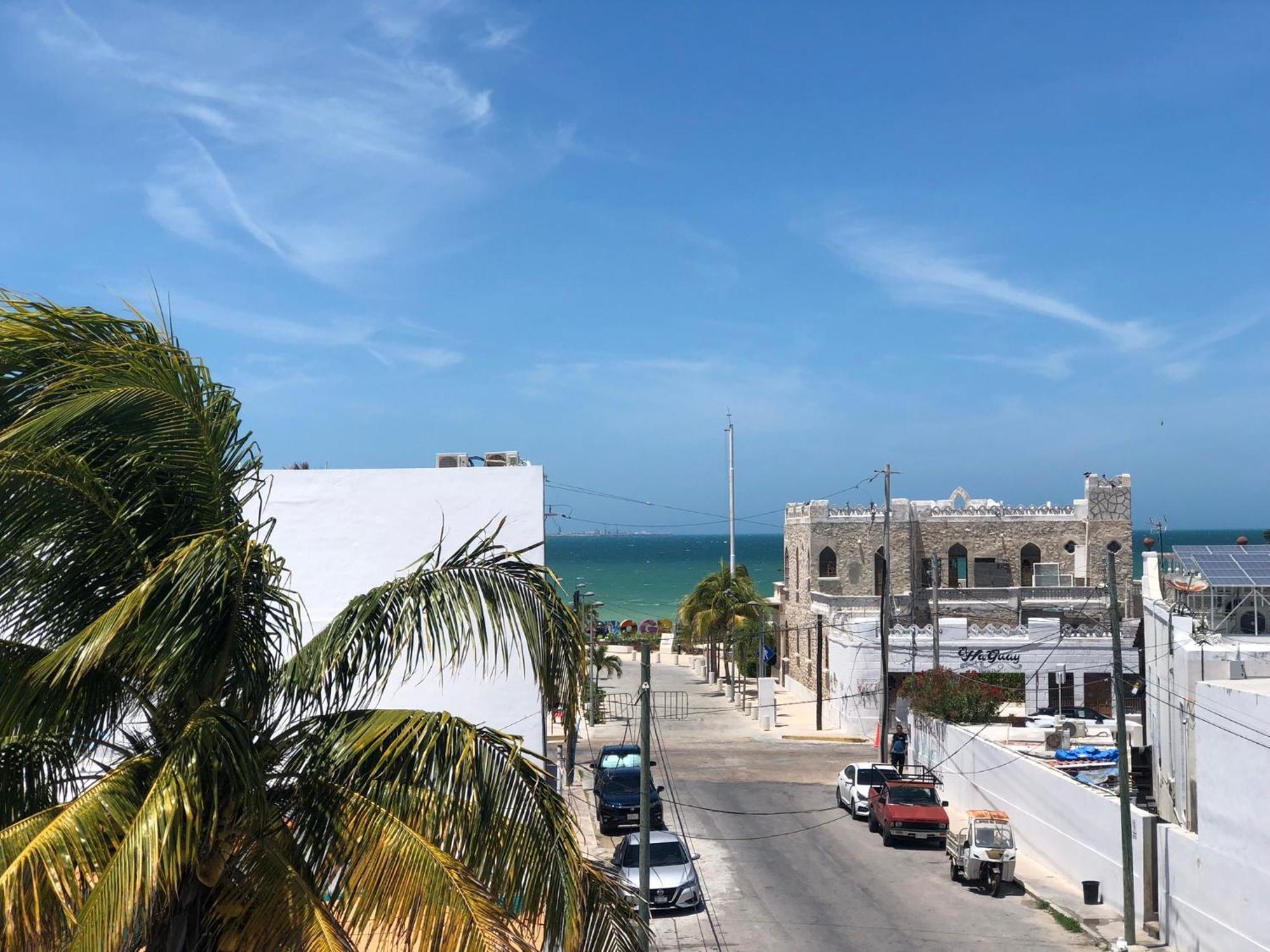 Malecon Beach House In Progreso 1 Block From Beach Exterior foto